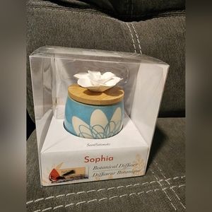 Scentsationals Ceramic Flower Diffuser and fragrance Oil Diffuser bundle NWT